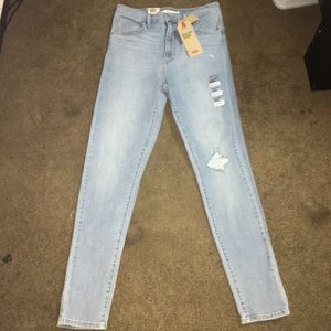 Levi’s high waisted skinny jeans